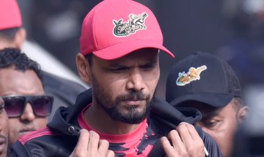 ‘হযবরল’ বিপিএল নিয়ে সাকিবের সমালোচনা ‘স্পট অন’: মাশরাফি