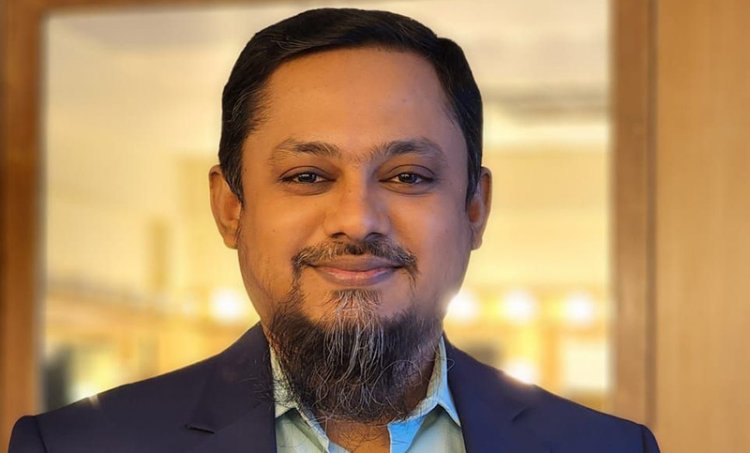 স্ত্রীর জন্য জন্মদাত্রী মা'কেও বাসায় ঢুকতে দিতে পারেন না আরজে কিবরিয়া!