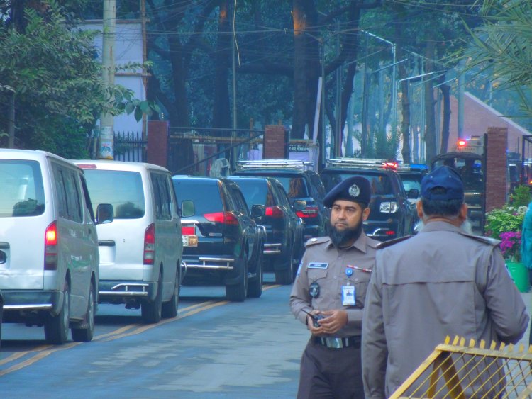 শহীদ বুদ্ধিজীবী স্মৃতি সৌধে রাষ্ট্রপতির গাড়ি বহর